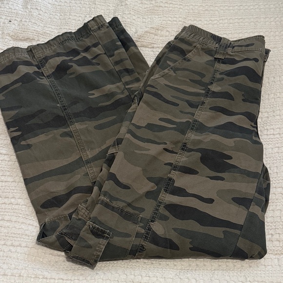 PacSun Pants - PacSun Camouflage Wide Leg Pants. S. Like New!!